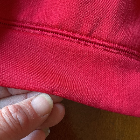 Under Armour YSM sweatshirt. Approx 19 inches long. From a clean family home - Picture 3 of 12